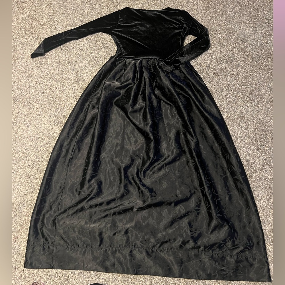 Vintage 90s Black Velvet and Silk Whimsigoth Ball Gown - Picture 7 of 10